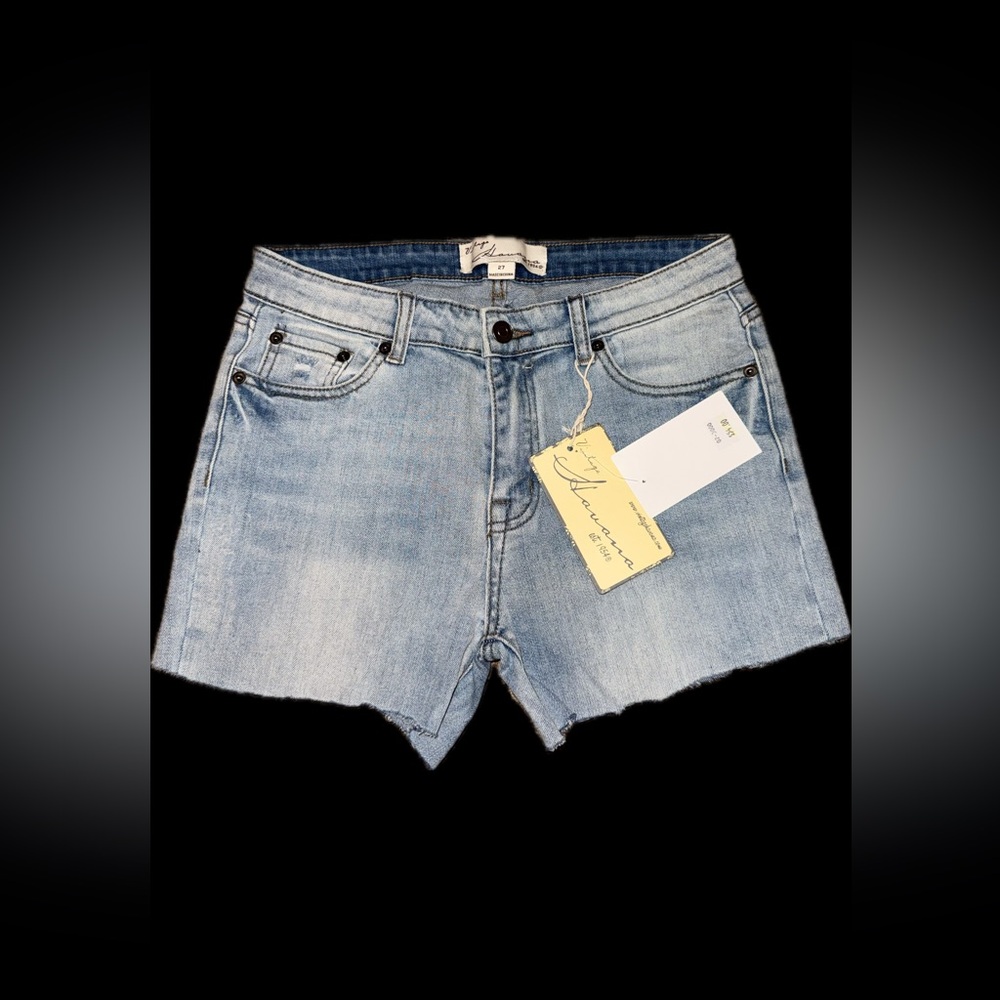 Boutique NWT Light Blue Denim Shorts Stretch Comfortable